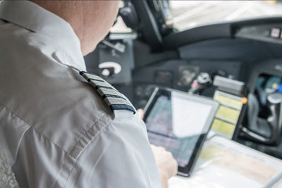 Co je technologie EFB (Electronic Flight Bag) a proč je důležitá?